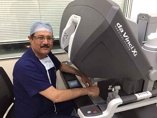 ABOUT DR. RANDEEP - Best Bariatric surgery in Delhi | Dr.Randeep Wadhawan